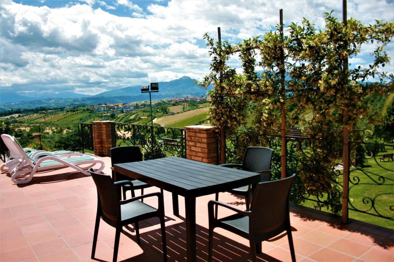 Agriturismo Villa Fiore Torano Nuovo Exterior foto