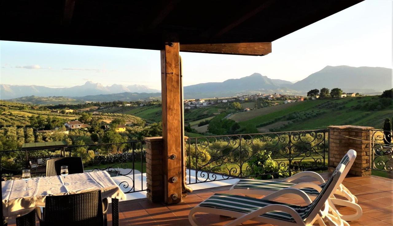 Agriturismo Villa Fiore Torano Nuovo Exterior foto
