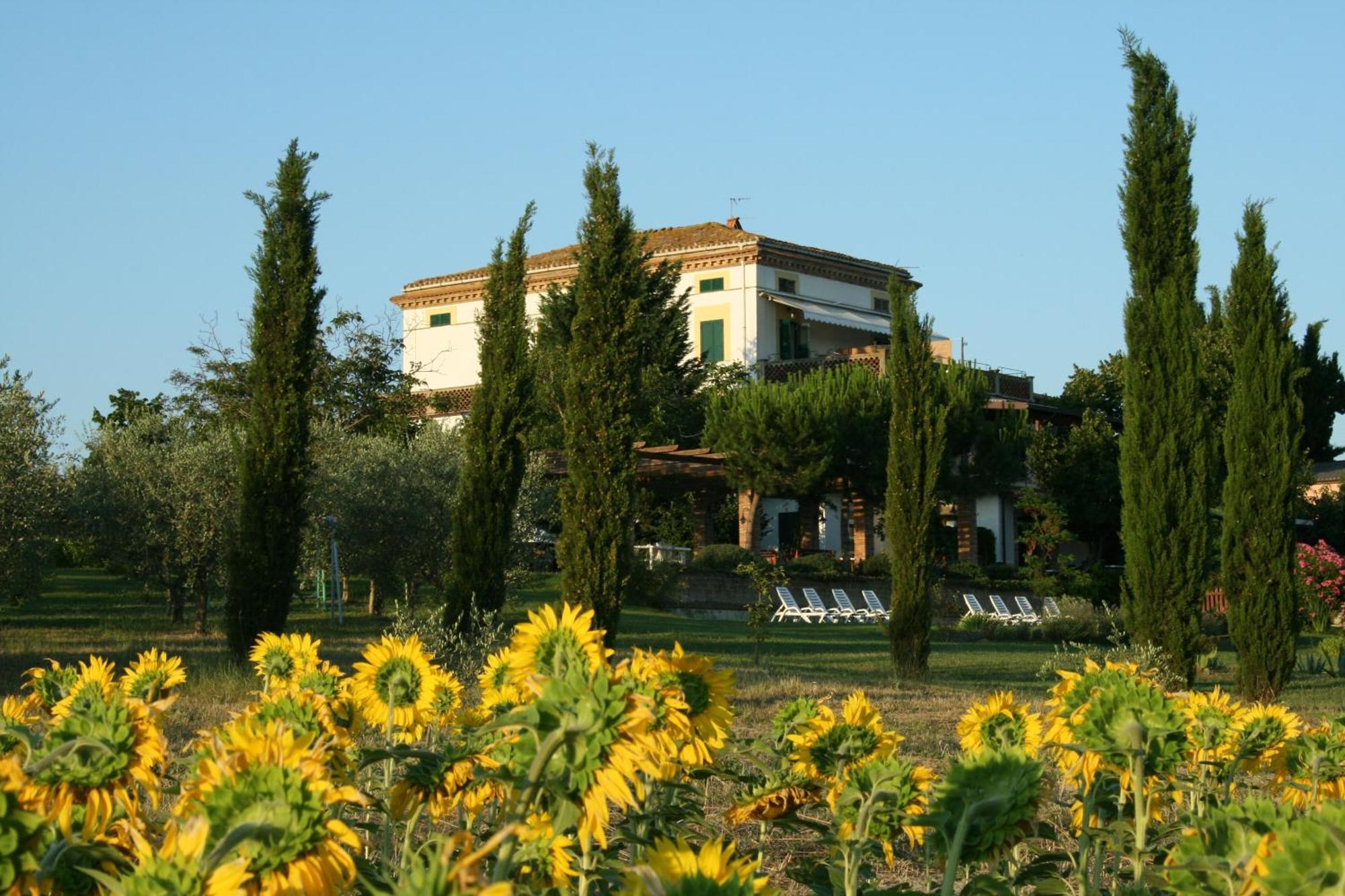 Agriturismo Villa Fiore Torano Nuovo Exterior foto