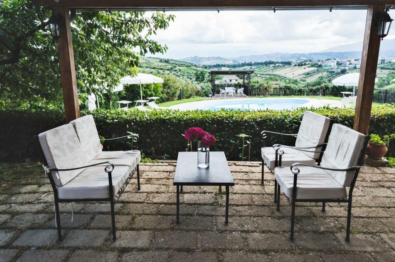 Agriturismo Villa Fiore Torano Nuovo Exterior foto